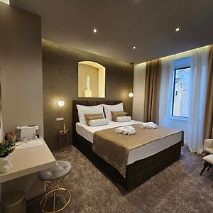 Ma Pe Luxury Rooms